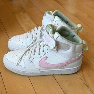 Nike Sneakers - White and Pink
